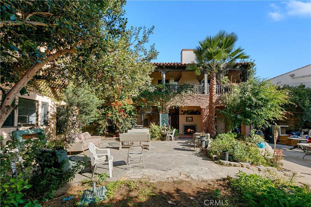 819 Curson Avenue - Photo 1