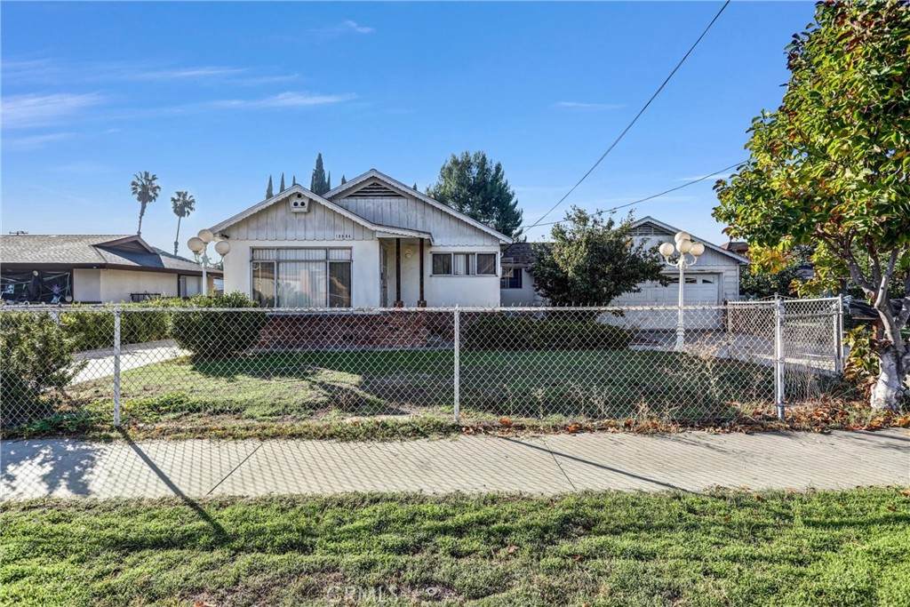 10904 Freer Street - Photo 1