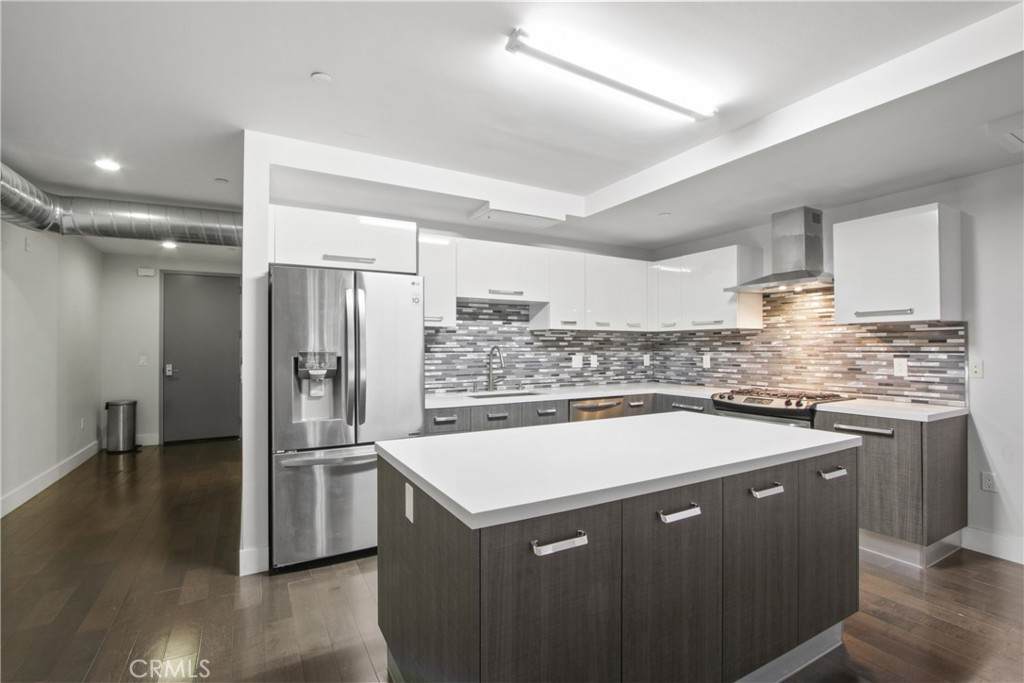 433 Pine Avenue - Photo 1