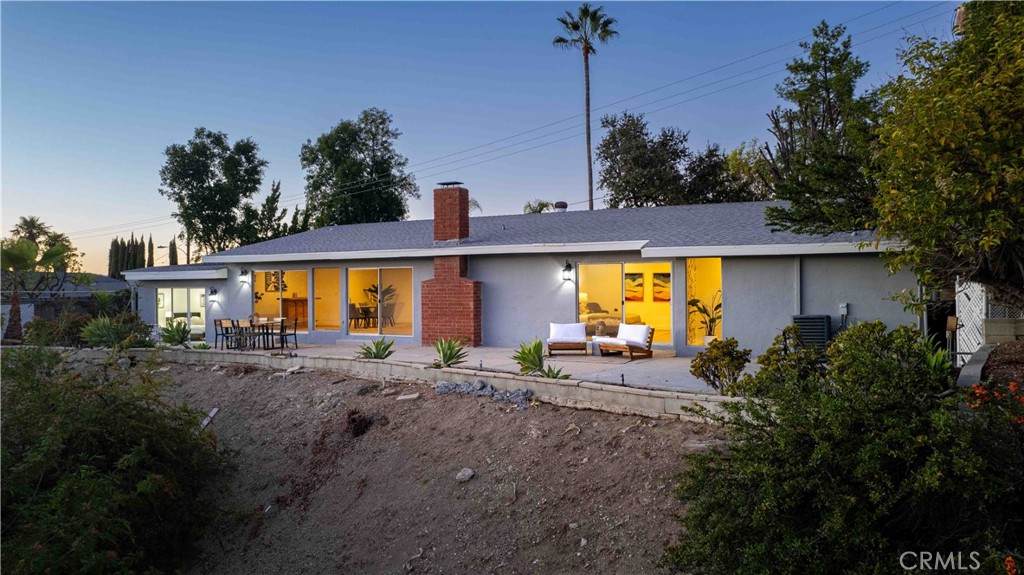 23112 Cass Avenue - Photo 1