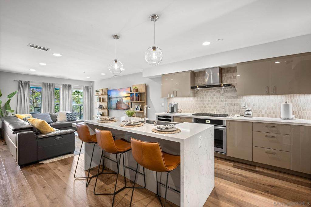 3030 Jarvis St - Photo 1