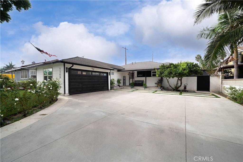 1309 Norwood Street - Photo 1