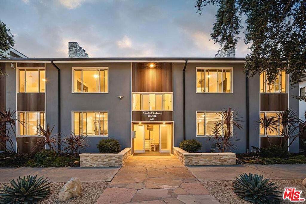 440 Corona Del Mar - Photo 1