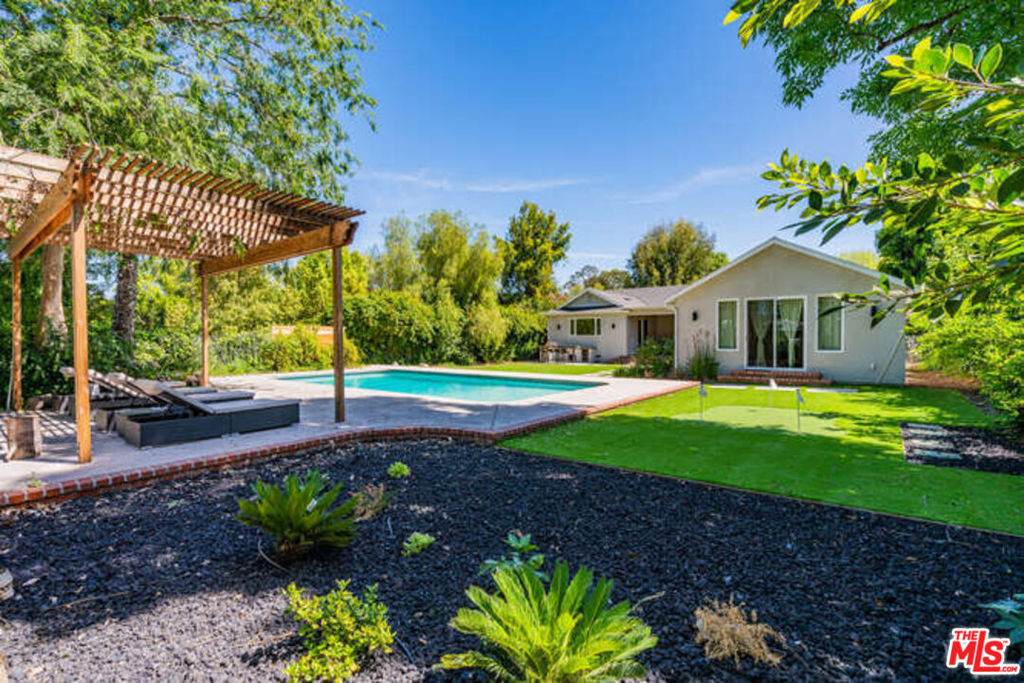 5907 Jumilla Avenue - Photo 1