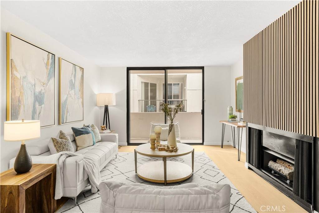 421 La Fayette Park Place - Photo 1