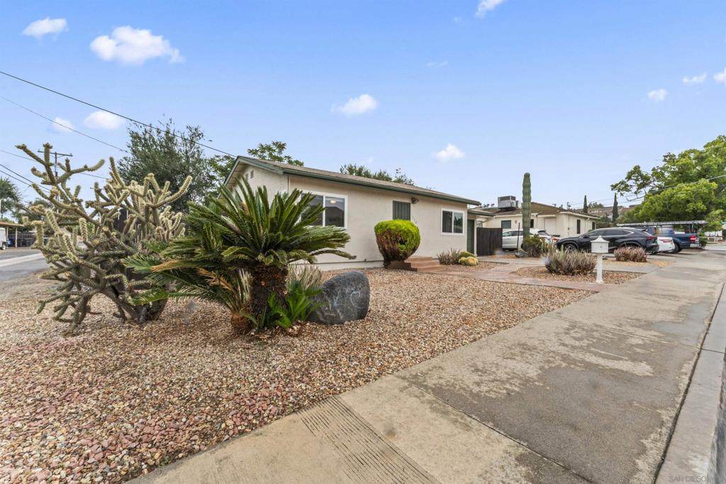 120 Elm St - Photo 1