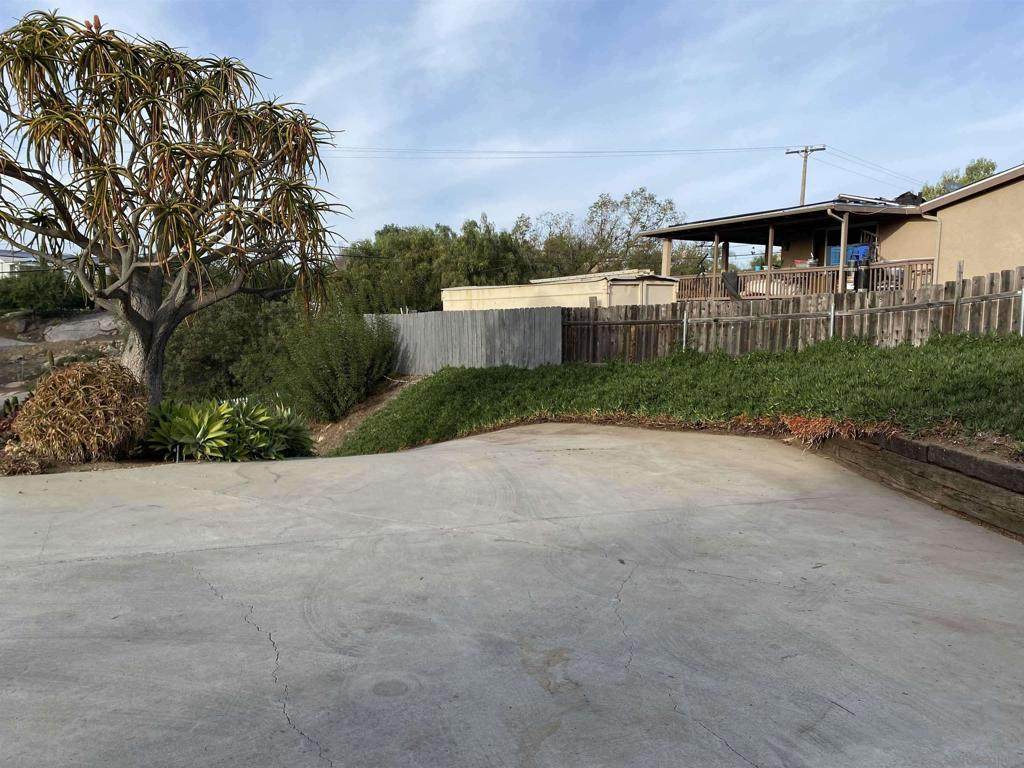 238 Lilac Dr - Photo 1