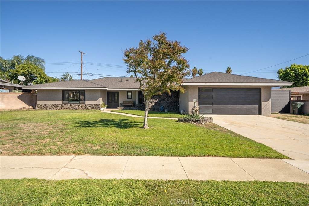 5835 Riverside - Photo 1