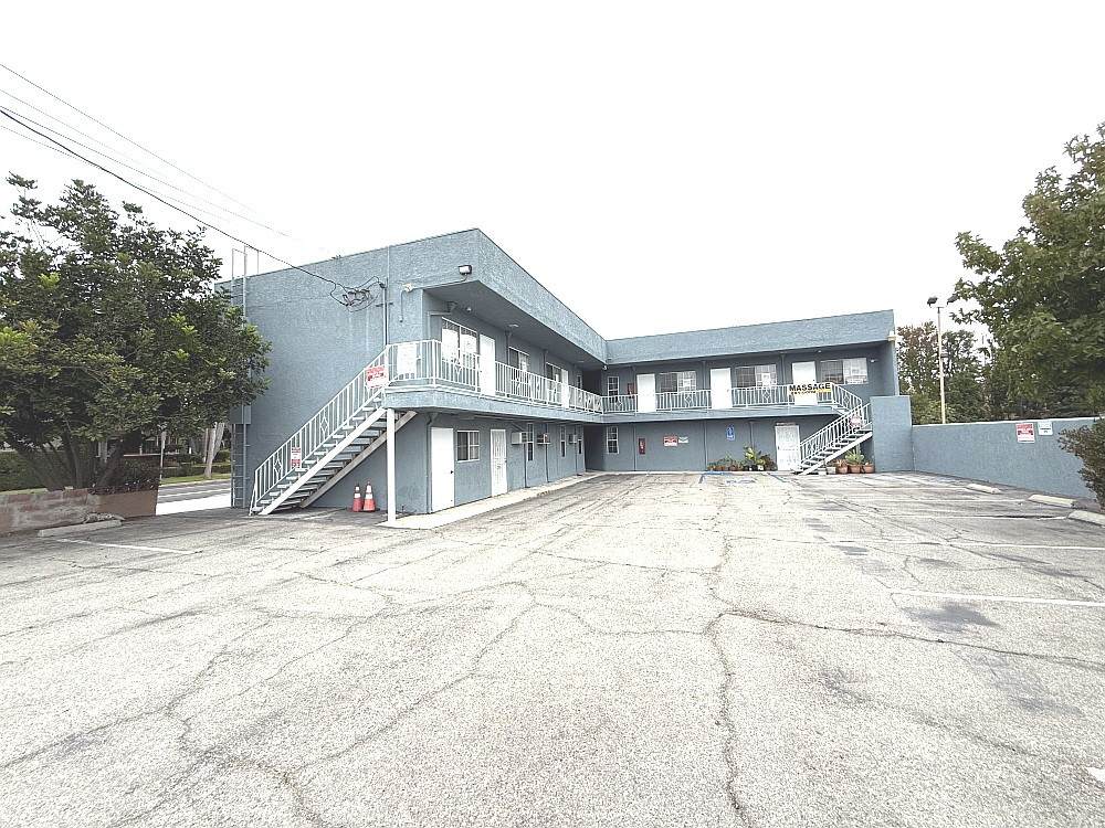 2780 Sepulveda Boulevard - Photo 1