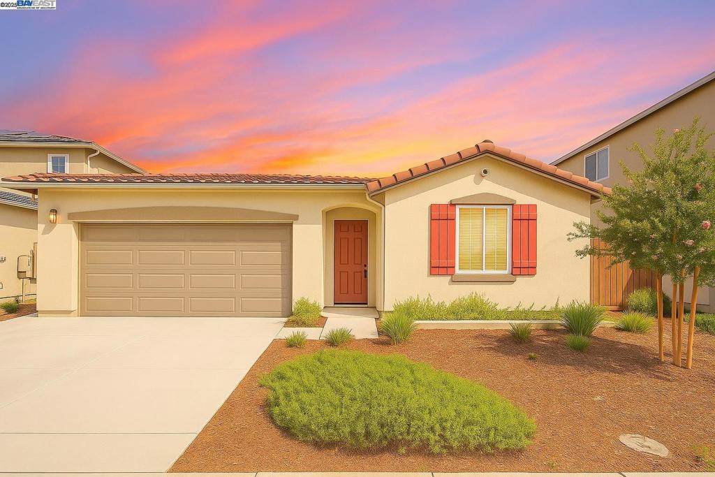 407 Sacramento St - Photo 1