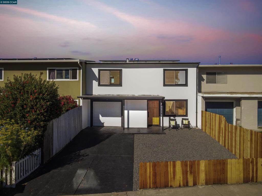 4729 Fall Ave - Photo 1