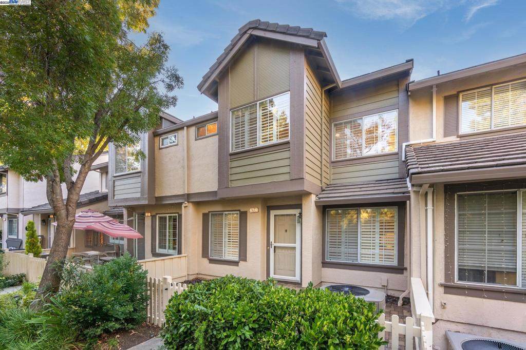 7472 Oxford Cir - Photo 1