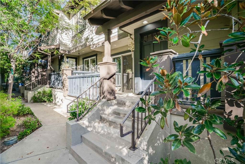 6300 Honolulu - Photo 1