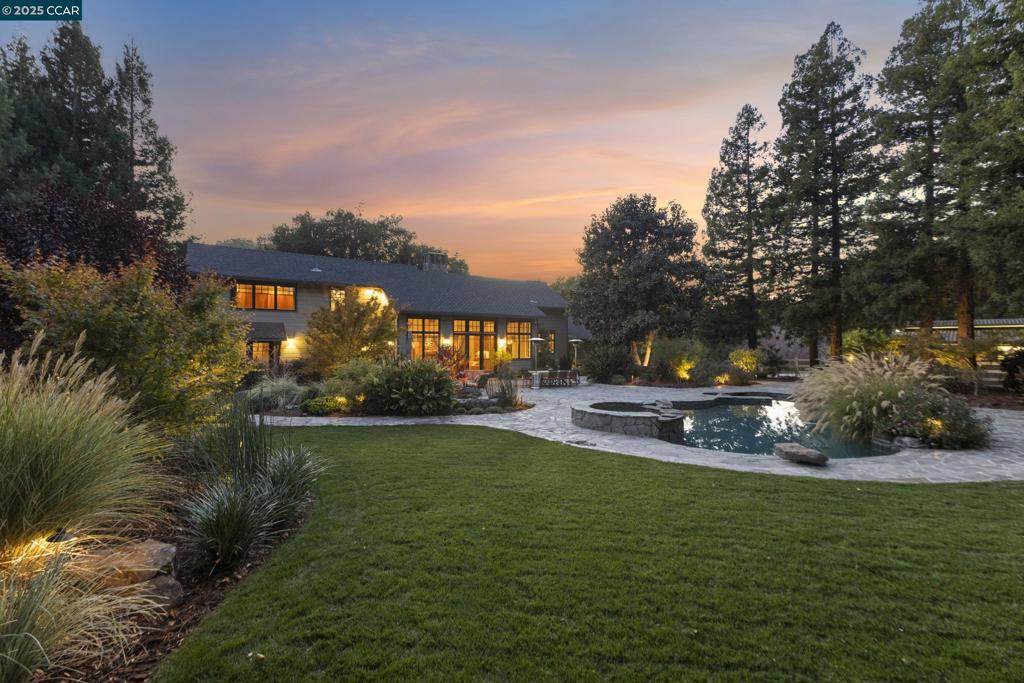 350 Pine Creek Rd - Photo 1