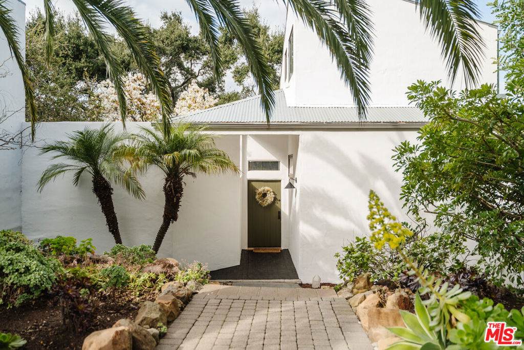 2002 Tuna Canyon Road - Photo 1