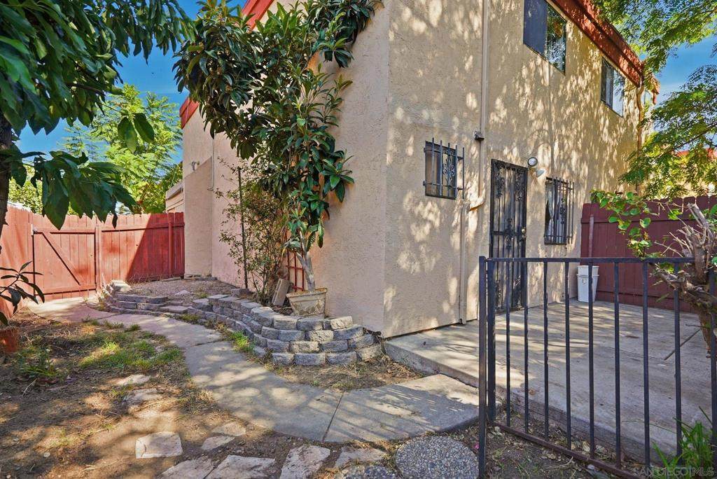 606 Mollison Ave - Photo 1