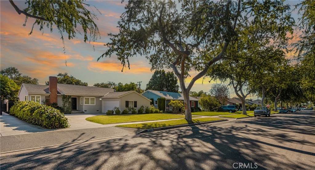 906 Buffalo Avenue - Photo 1