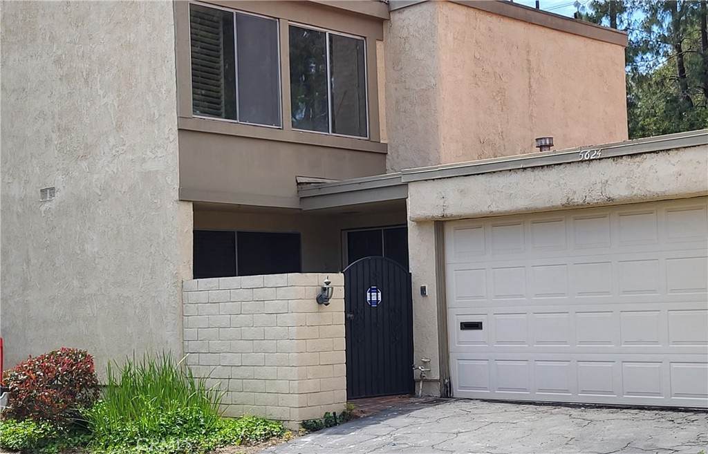 5624 Vista Del Valle - Photo 1