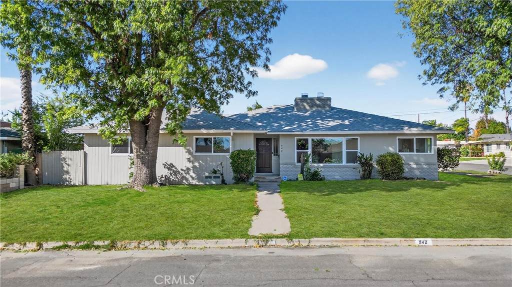 942 Encina Avenue - Photo 1