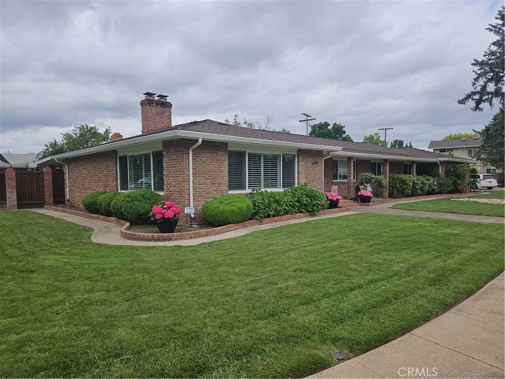 1605 Edgewood Drive - Photo 1