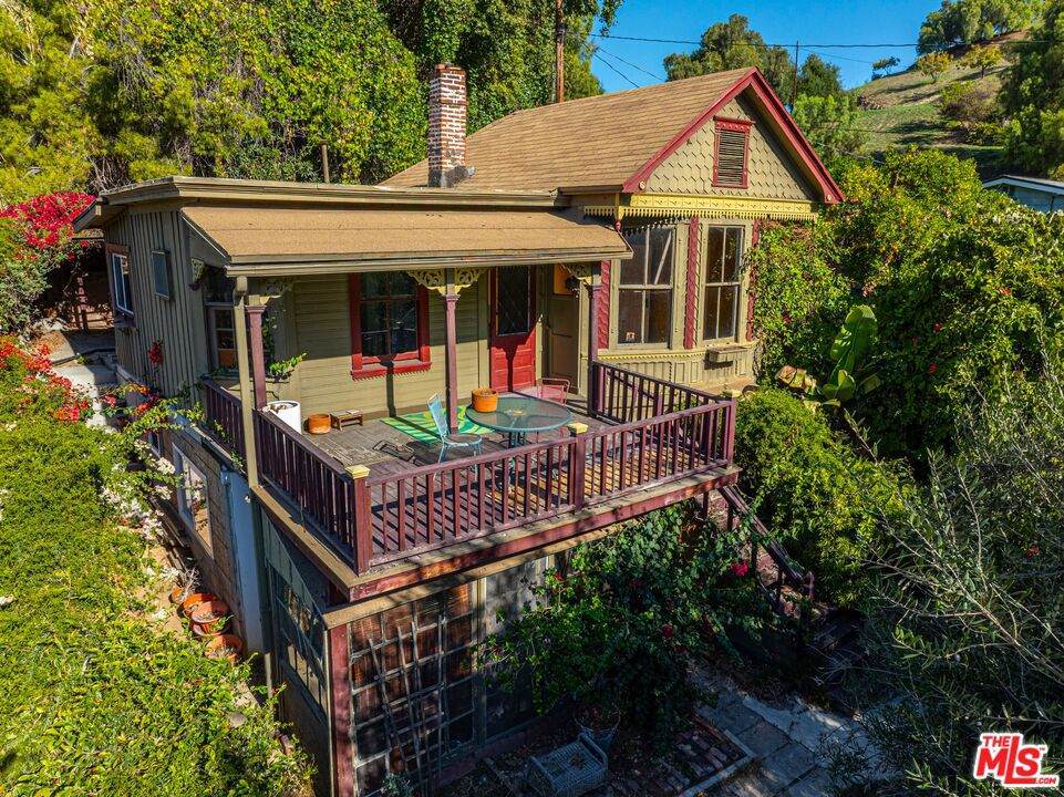 281 Avenue 33 - Photo 1