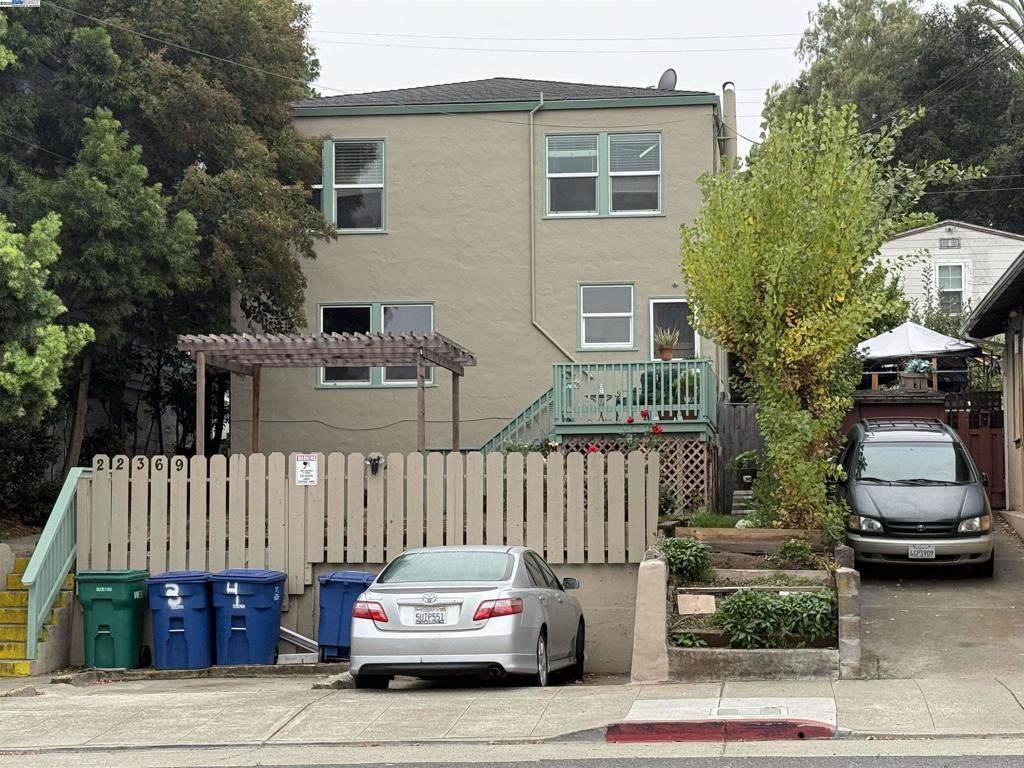 22369 Main St - Photo 1