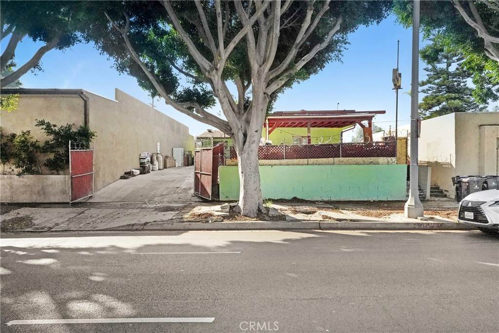 2930 Florence - Photo 1