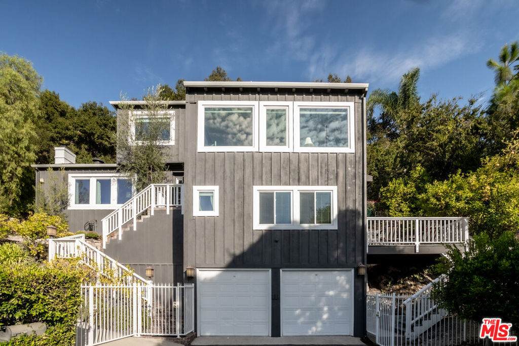 3835 Fairway Avenue - Photo 1