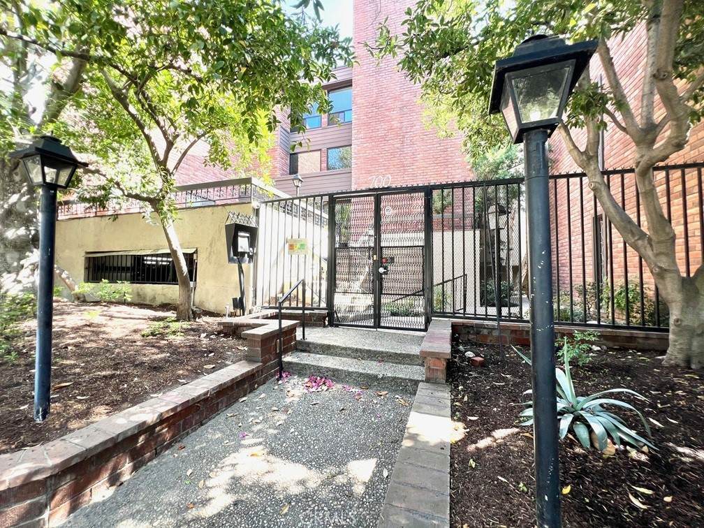 700 Lake Avenue - Photo 1