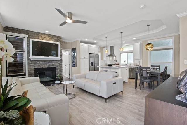 237 Plymouth Avenue - Photo 1