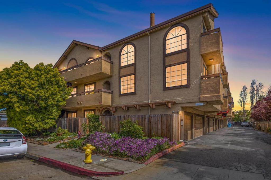 711 Bayshore Boulevard - Photo 1