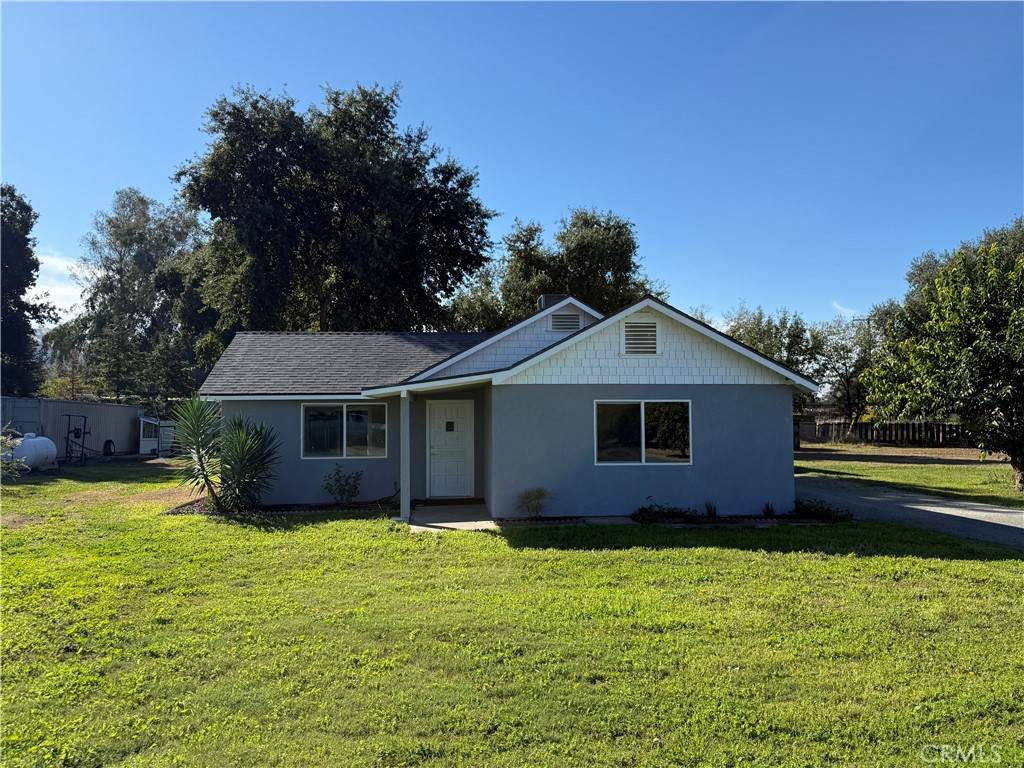 24323 Avenue 324 - Photo 1