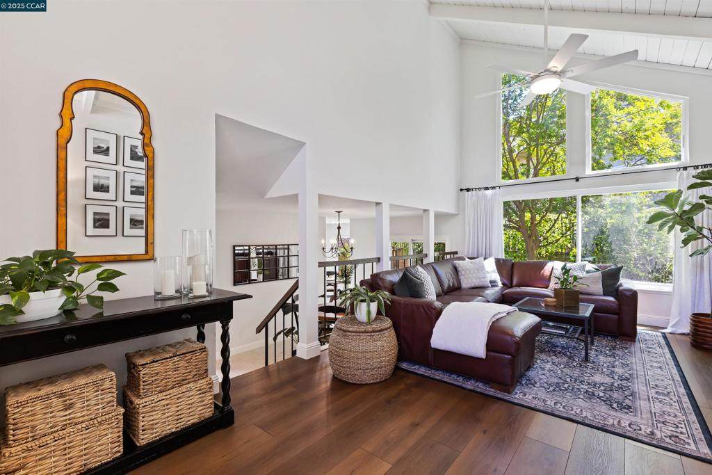 1513 Siskiyou Dr - Photo 1