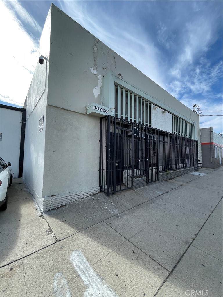 14750 Arminta Street - Photo 1