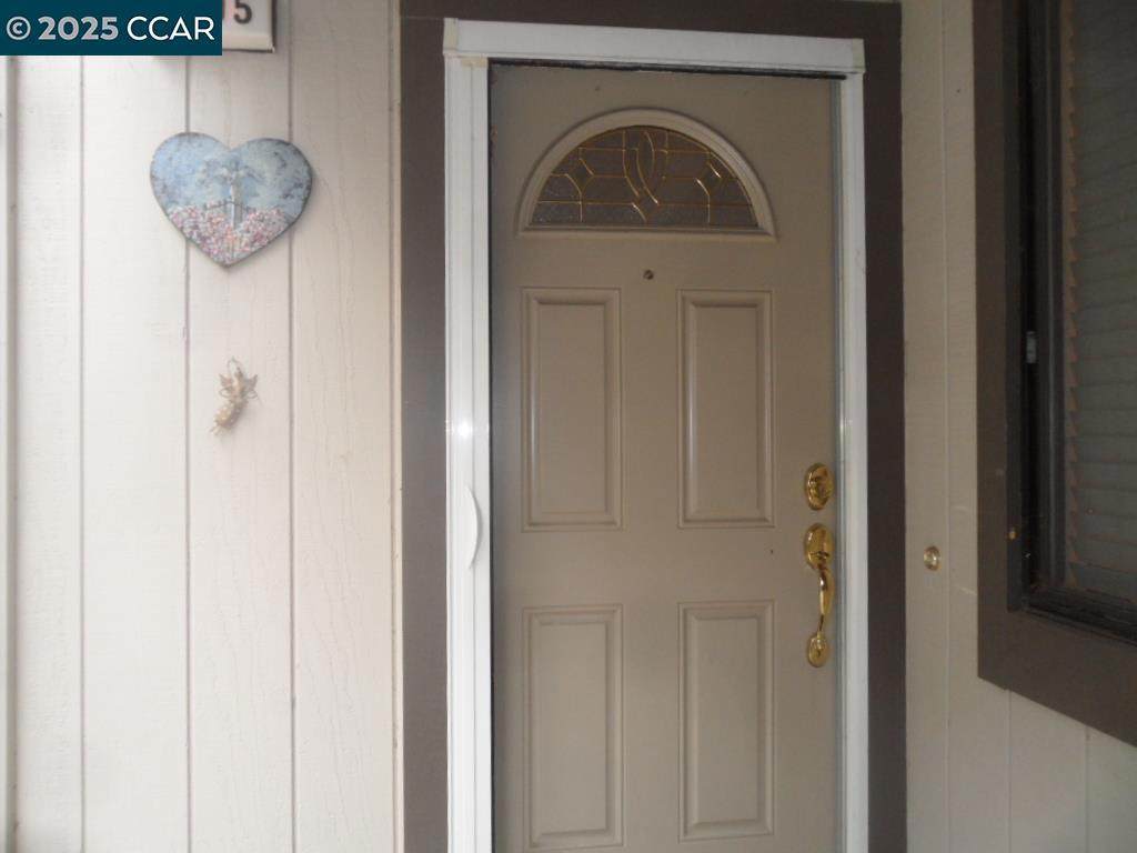 1405 Hull Ln - Photo 1