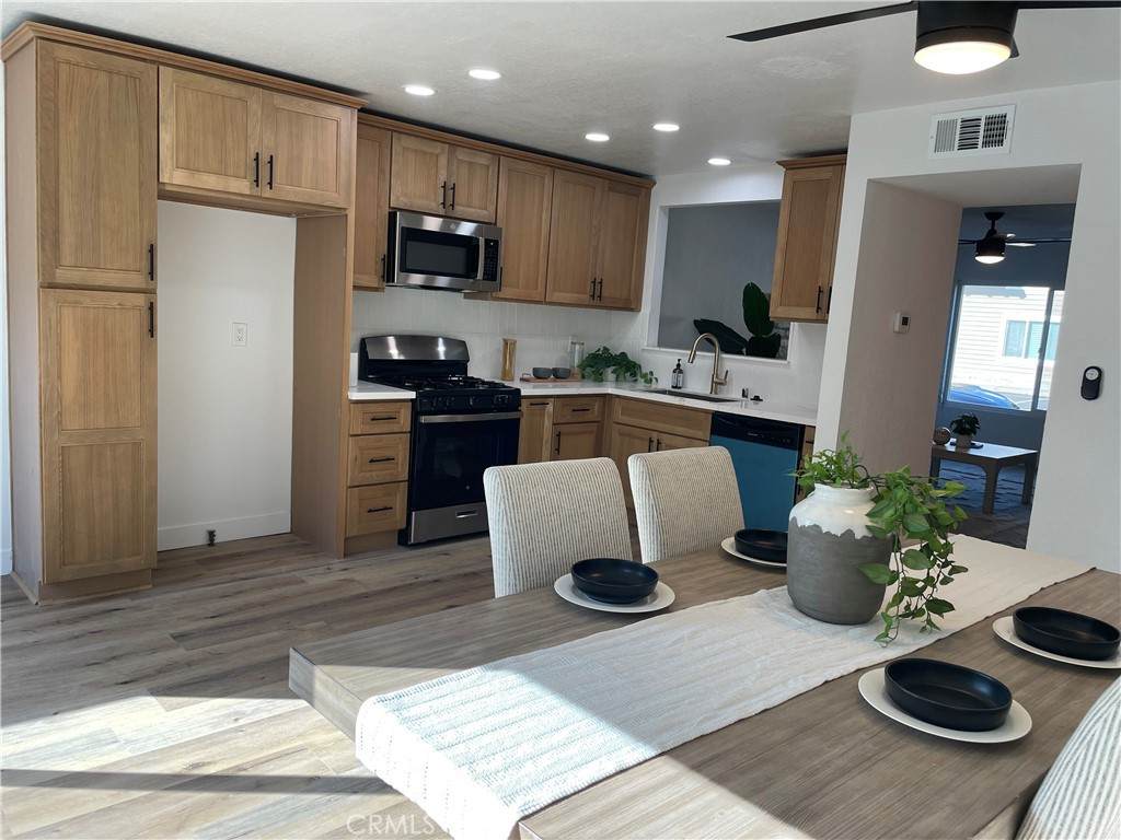 700 Walnut Avenue - Photo 1