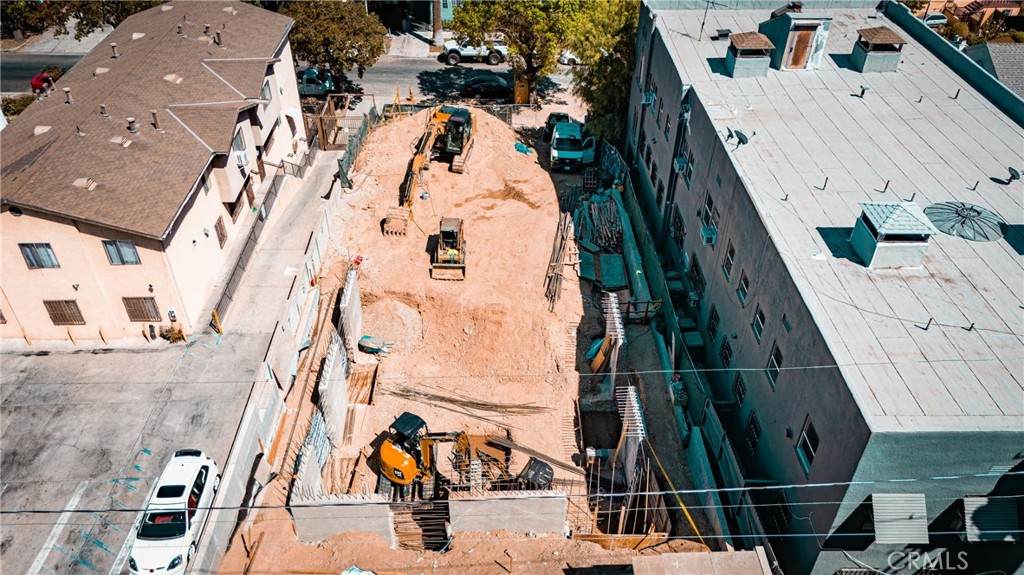 539 Alexandria Avenue - Photo 1