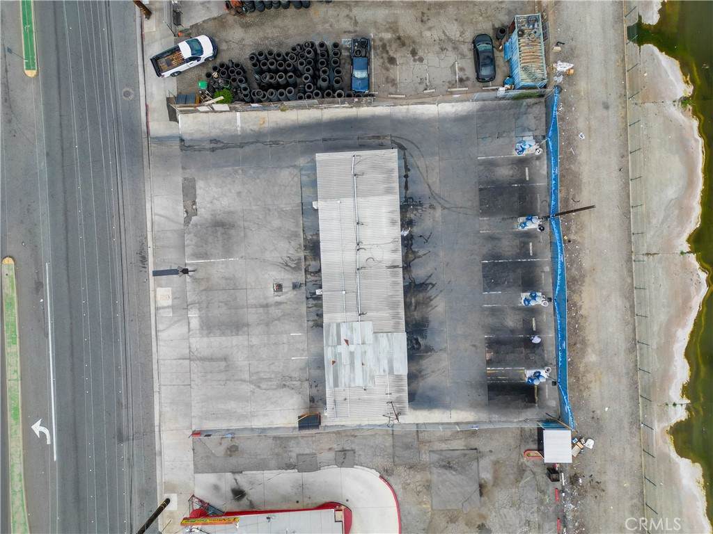 13400 Crenshaw - Photo 1