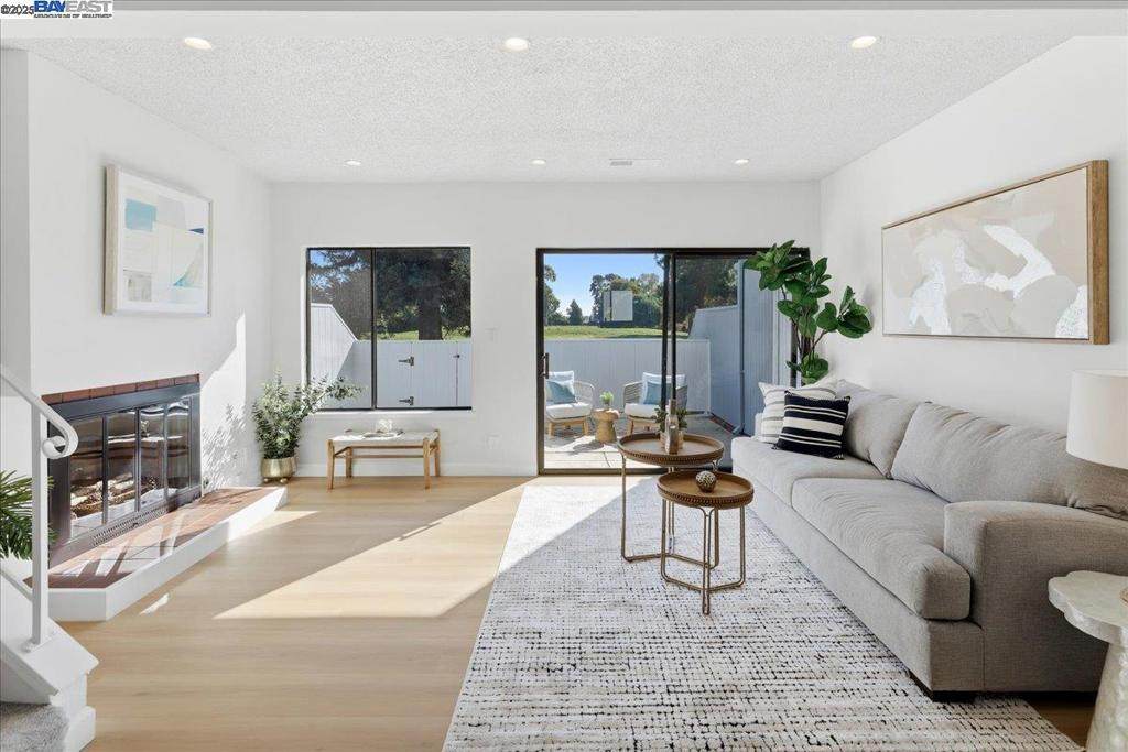 1088 Azalea Ct - Photo 1