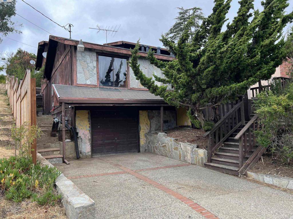 2812 Sydney Way - Photo 1