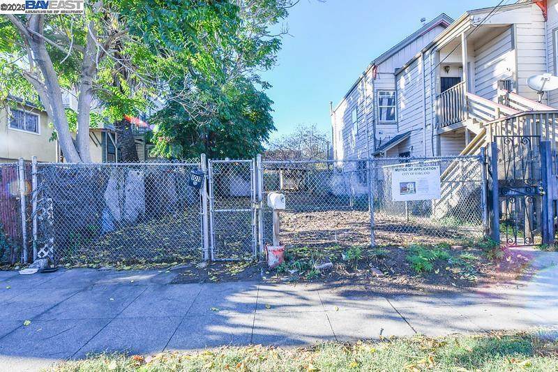 1011 Willow St - Photo 1