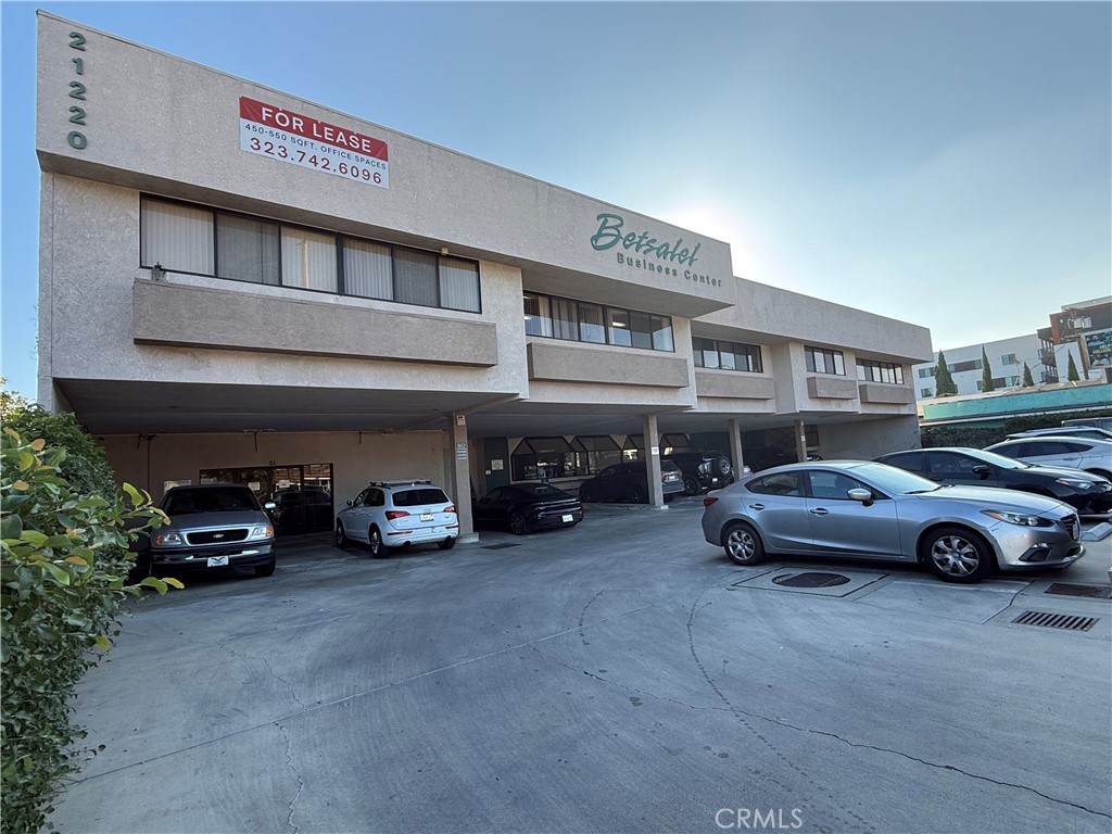 21220 Devonshire - Photo 1