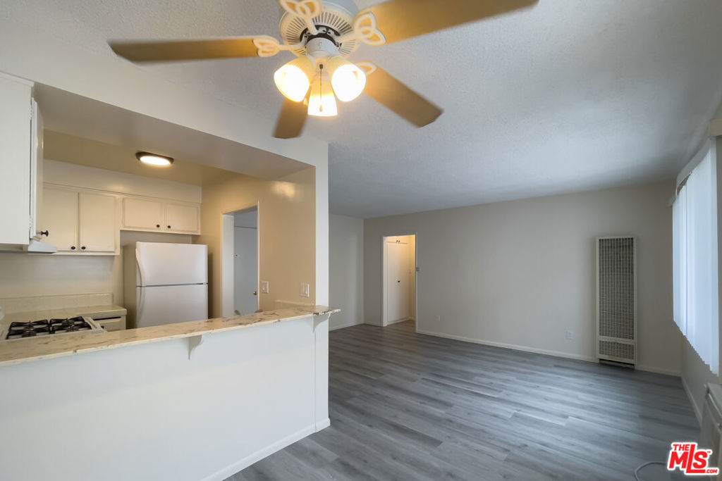 3607 Clarington Avenue - Photo 1