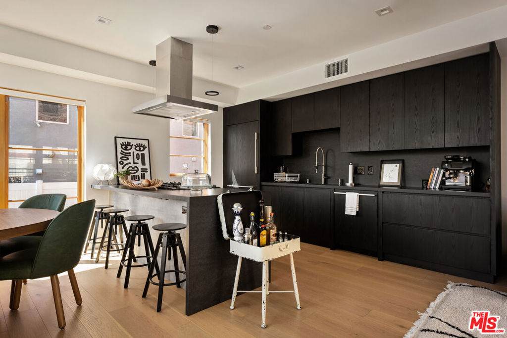 1033 Vista Street - Photo 1