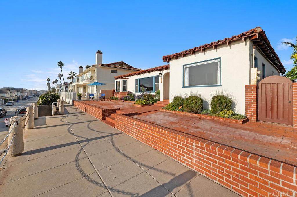 1816 Pacific Street - Photo 1