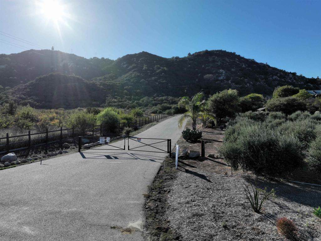  Rainbow Peaks Trail - Photo 1