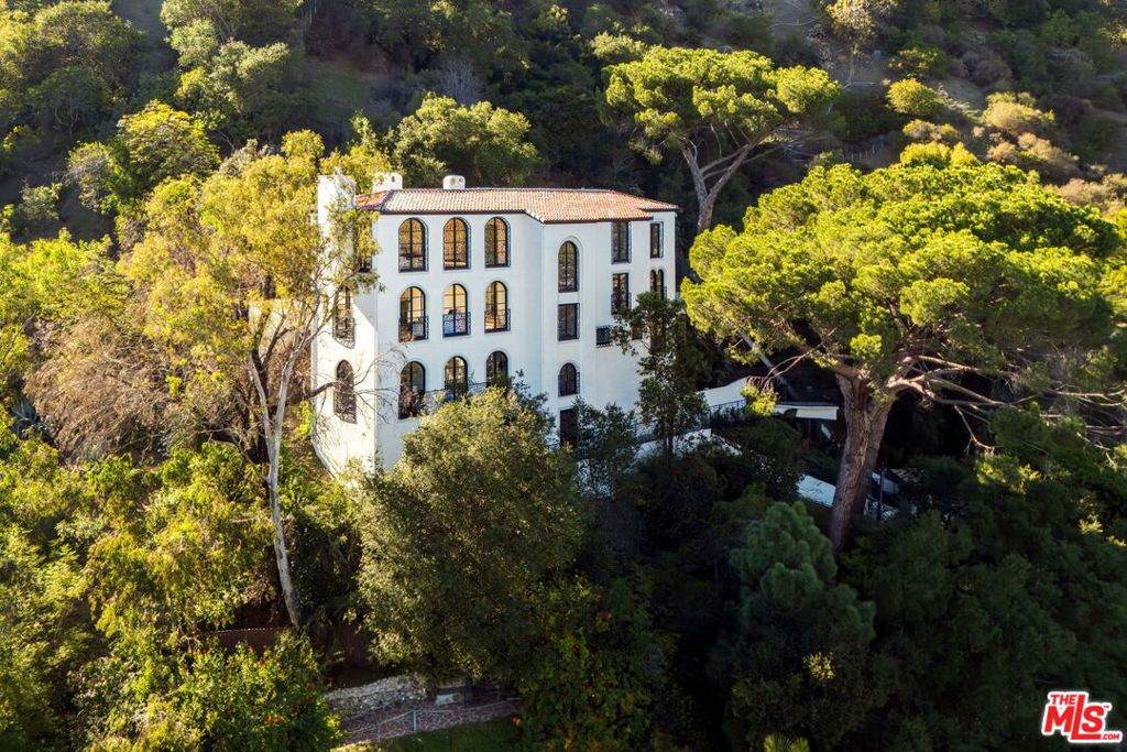 1301 Beverly Drive - Photo 1