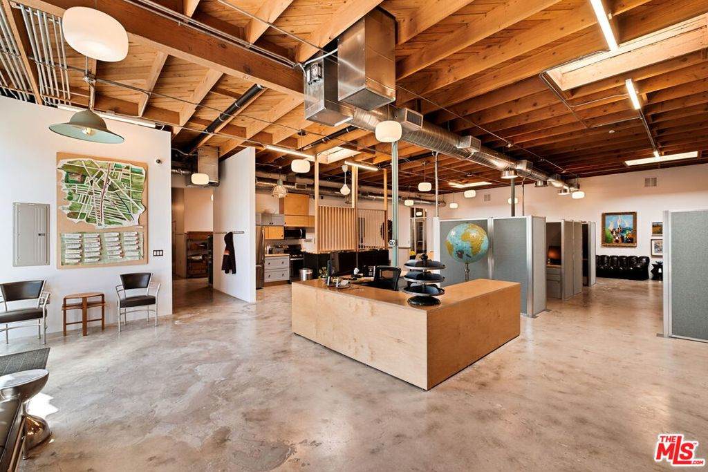 5458 Washington Boulevard - Photo 1