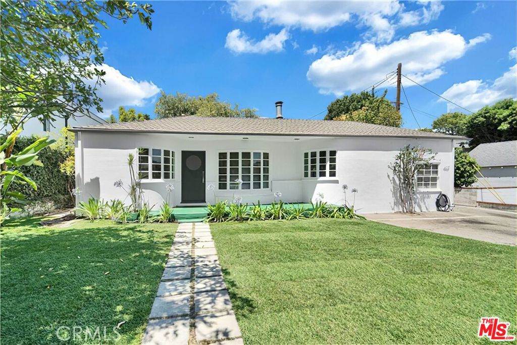 4227 Van Nuys Boulevard - Photo 1