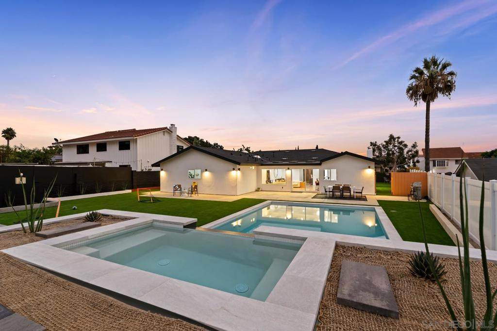 1110 Sea Village Dr - Photo 1